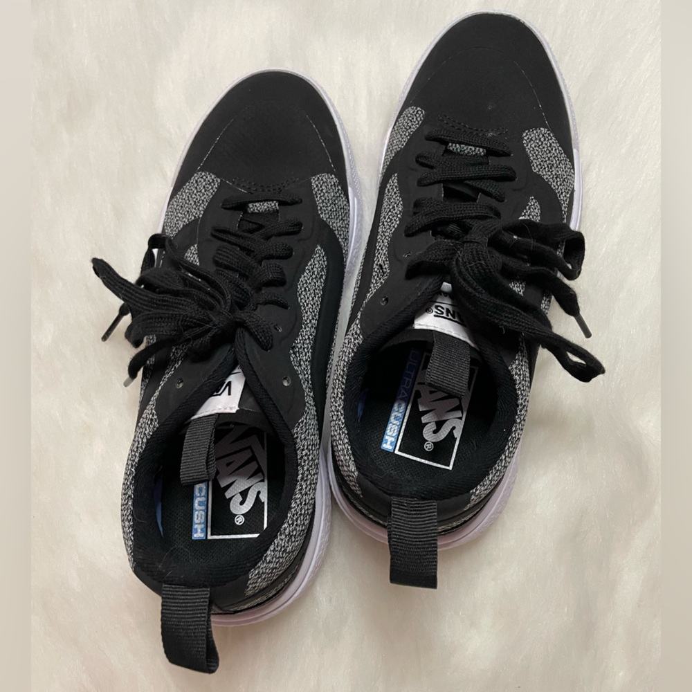 Vans UltraRange EXO (Heather Knit) Black/True White Womens Size 7